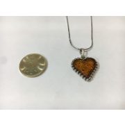 Borostyán köves szív alakú ezüst  medál