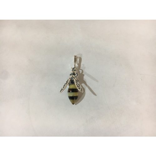 Borostyán köves ezüst  medál-Bee