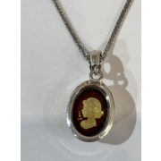 Borostyán köves ezüst  medál- Kámeo
