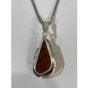 Borostyán köves ezüst  medál-Kis Világ