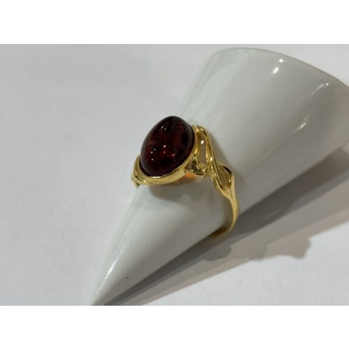 Borostyán köves ezüst  gyűrű-Nursel