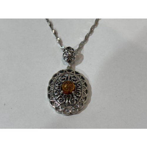 Borostyán köves ezüst medál –Hafize