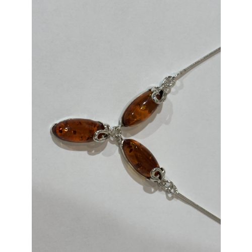 Borostyán  köves ezüst nyaklánc