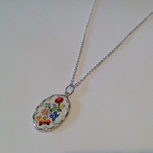 EZÜST – Kalocsai kis medál – Orgona pillevirággal